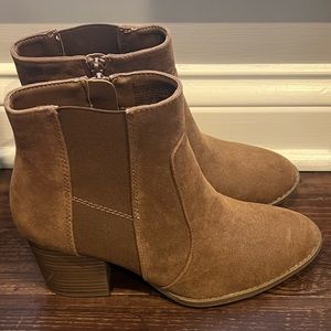 Women’s Tan Brown Booties Boots Size 9